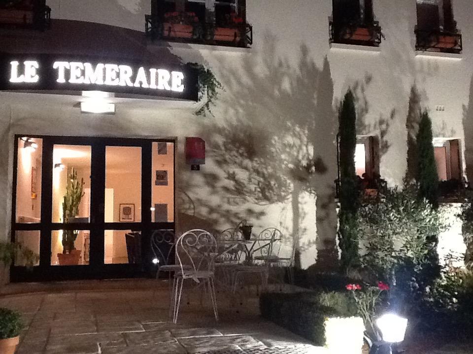 Hotel Le Temeraire Charolles Eksteriør bilde